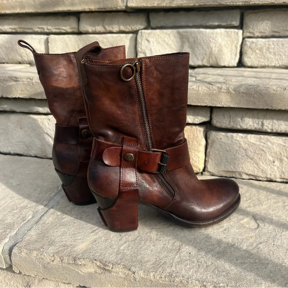 Area Forte zip up buckled heeled distressed dark brow boots Sz 40
